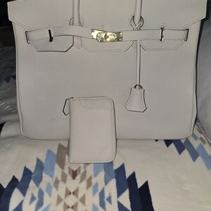 Elegant Beige Leather Tote Bag